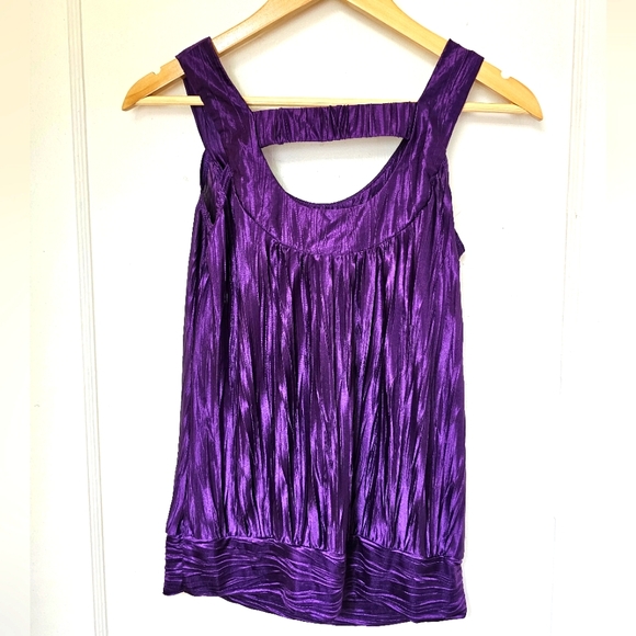 Set of 2 scoop neck tank tops (M) - Picture 2 of 8